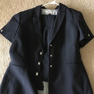 Tahari by Arthur S. Levine 2 piece stripe suit